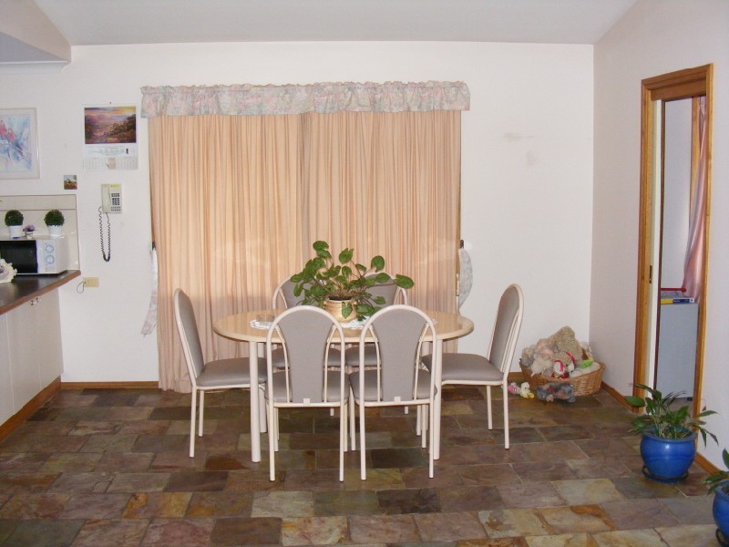 34 Gower Hardy Circuit, Cowra NSW 2794