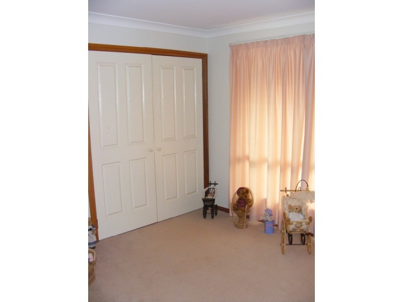 34 Gower Hardy Circuit, Cowra NSW 2794