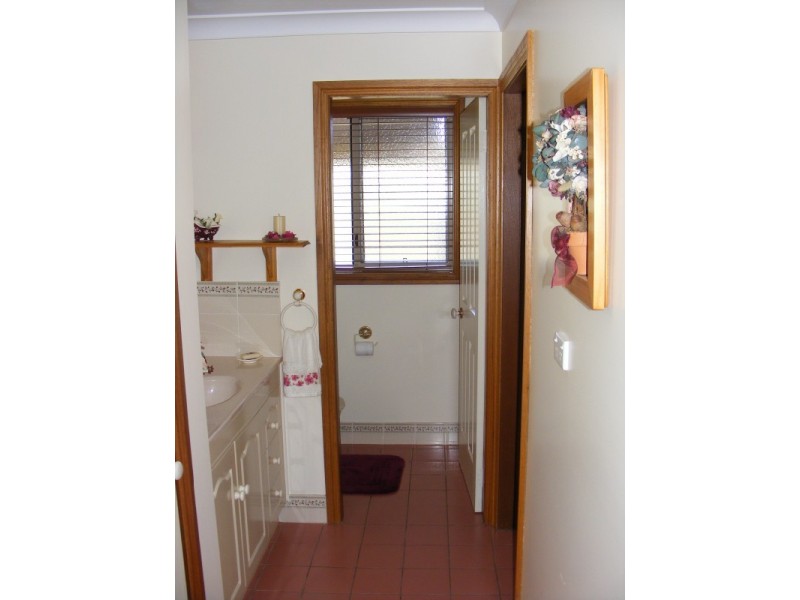 34 Gower Hardy Circuit, Cowra NSW 2794