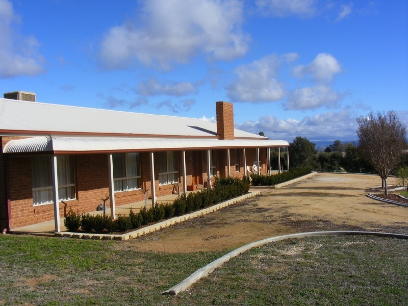 34 Gower Hardy Circuit, Cowra NSW 2794