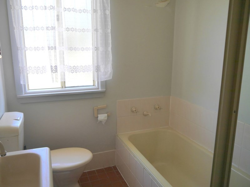 78 Lyall Street, Cowra NSW 2794