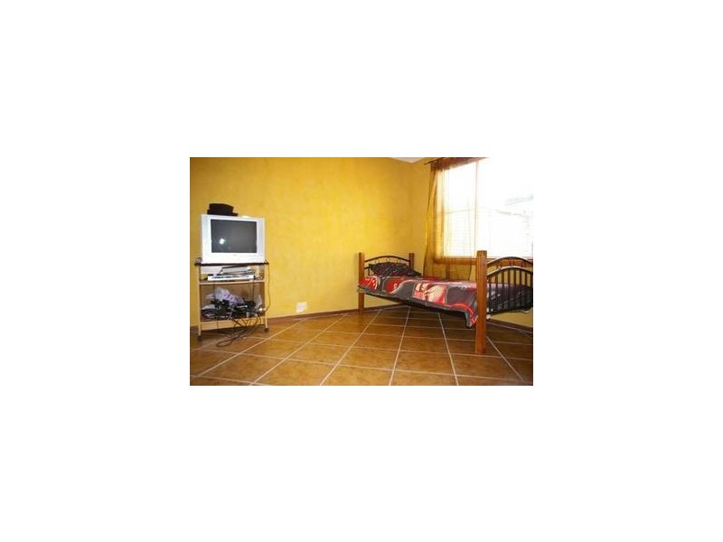 6 Mary Road, Cowra NSW 2794