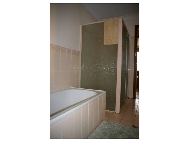 6 Mary Road, Cowra NSW 2794