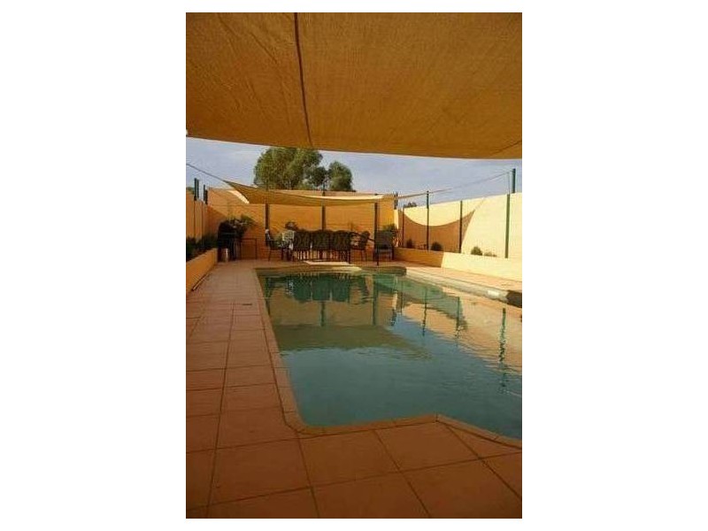 6 Mary Road, Cowra NSW 2794