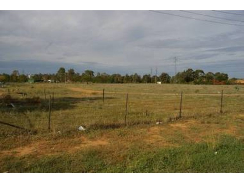 6 Mary Road, Cowra NSW 2794