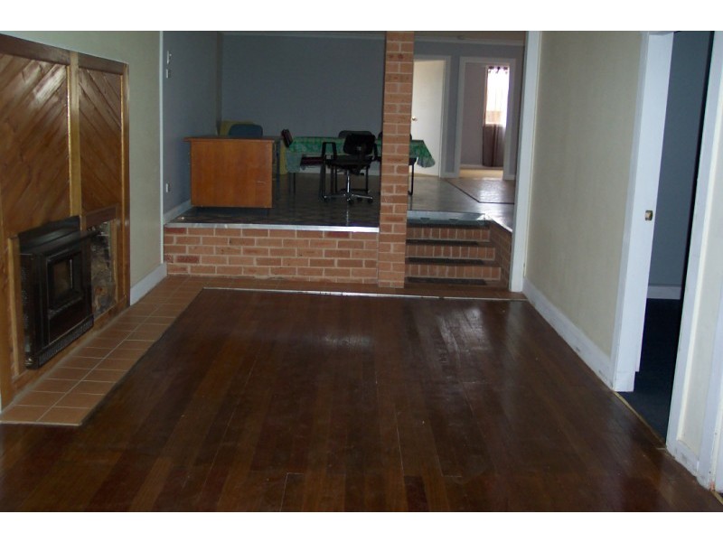 31-33 Waratah Street, Cowra NSW 2794