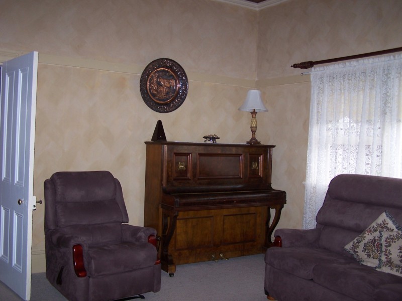 155 Fitzroy Street, Cowra NSW 2794