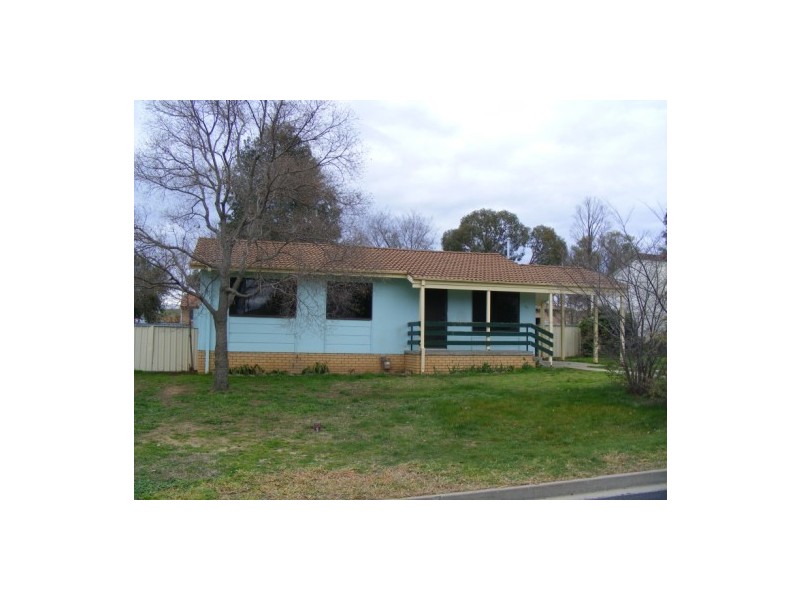 39 Jindalee Circuit, Cowra NSW 2794