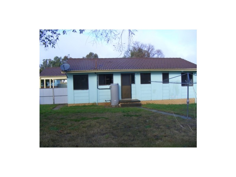 39 Jindalee Circuit, Cowra NSW 2794