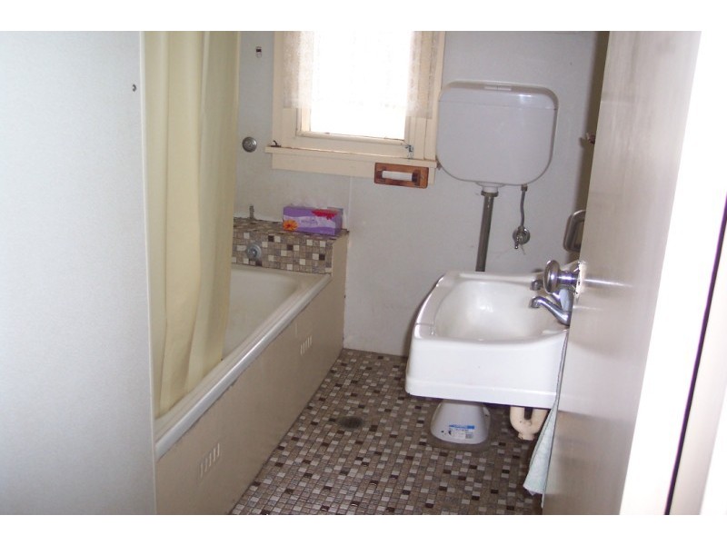 38 Watt Street, Cowra NSW 2794