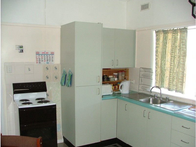 14 Thomas Street, Cowra NSW 2794