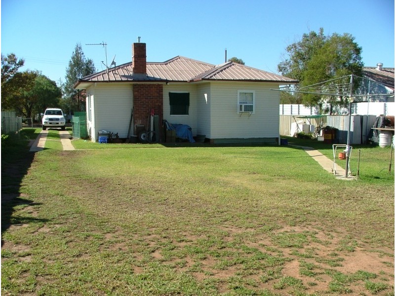 14 Thomas Street, Cowra NSW 2794