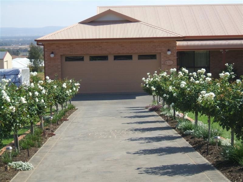 1 Gower Hardy Circuit, Cowra NSW 2794