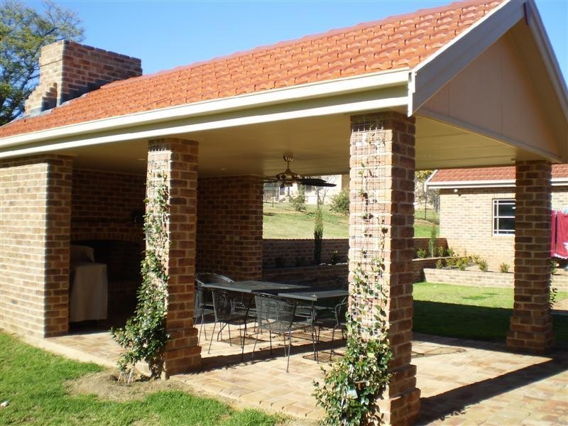 99 Military Parade, Cowra NSW 2794
