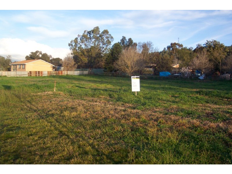 8 Lynn Street, Canowindra NSW 2804