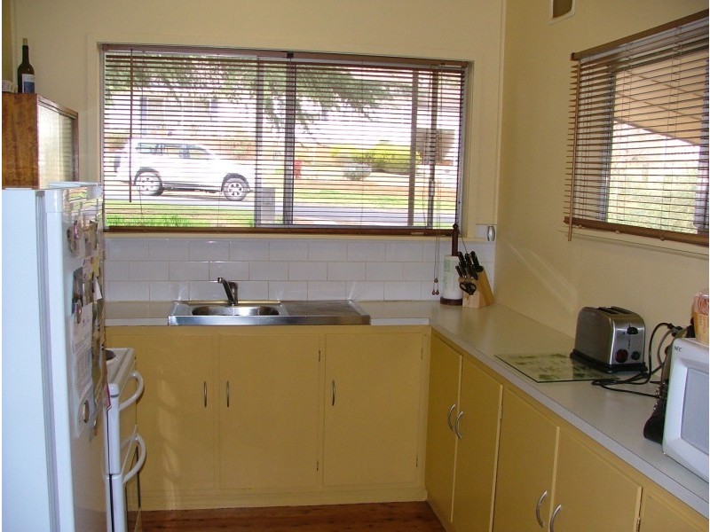 20 Henderson Street, Cowra NSW 2794