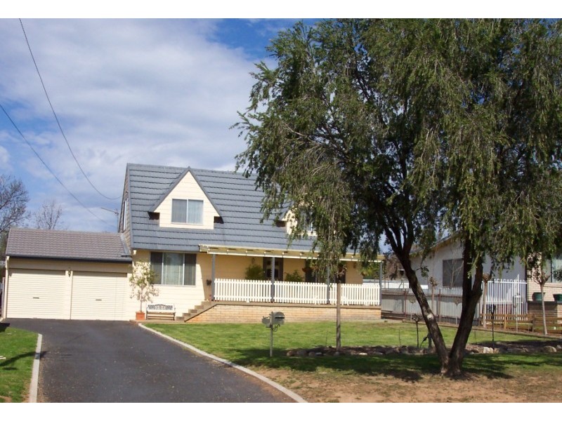 8 Walker Street, Cowra NSW 2794