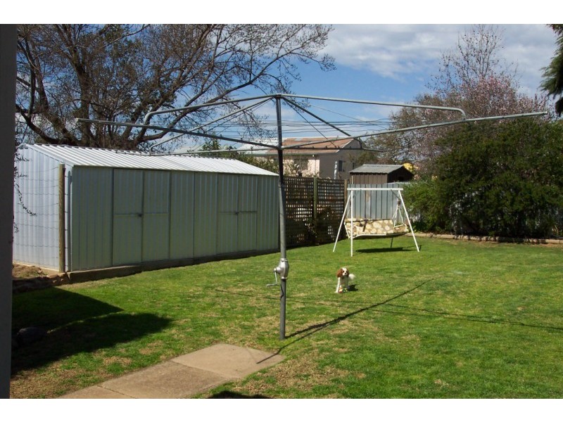 8 Walker Street, Cowra NSW 2794