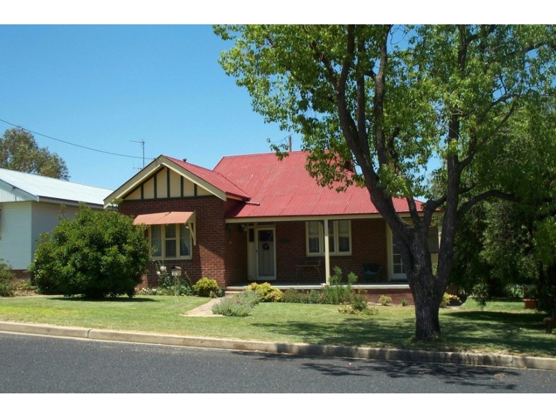 35 Courallie Street, Cowra NSW 2794