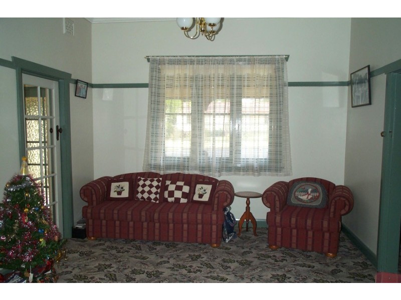 35 Courallie Street, Cowra NSW 2794