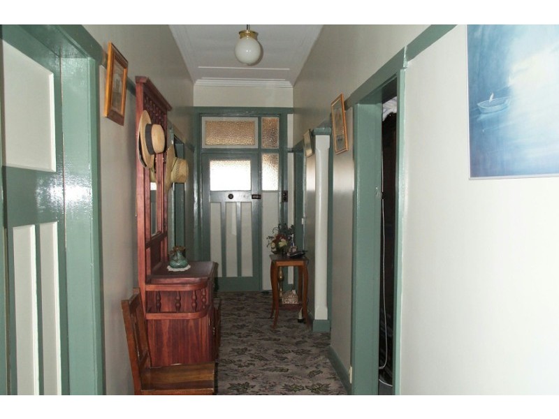 35 Courallie Street, Cowra NSW 2794