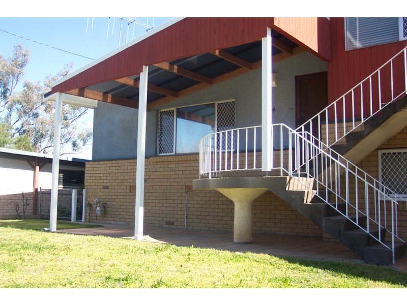 4 Brisbane Avenue, Cowra NSW 2794