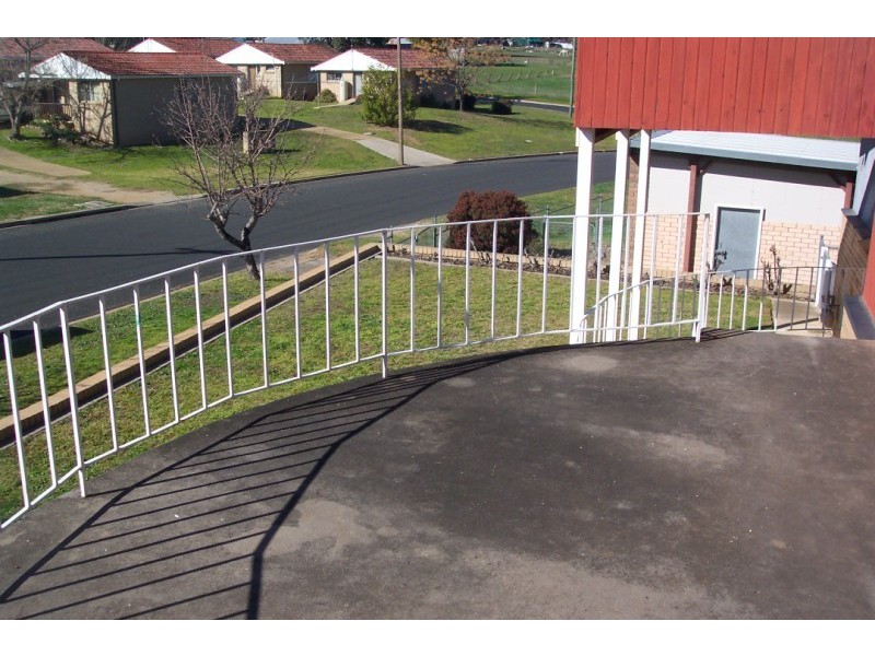 4 Brisbane Avenue, Cowra NSW 2794