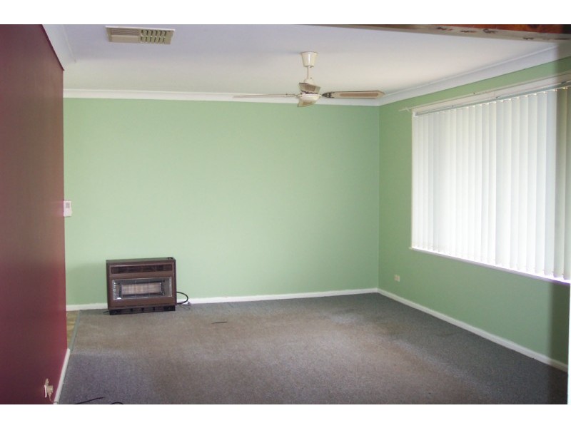 11 Newcombe Street, Cowra NSW 2794