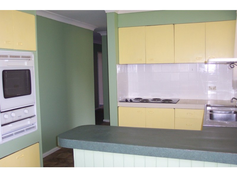 11 Newcombe Street, Cowra NSW 2794