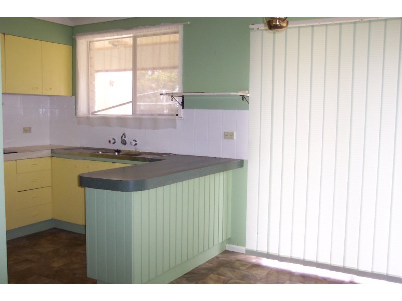 11 Newcombe Street, Cowra NSW 2794