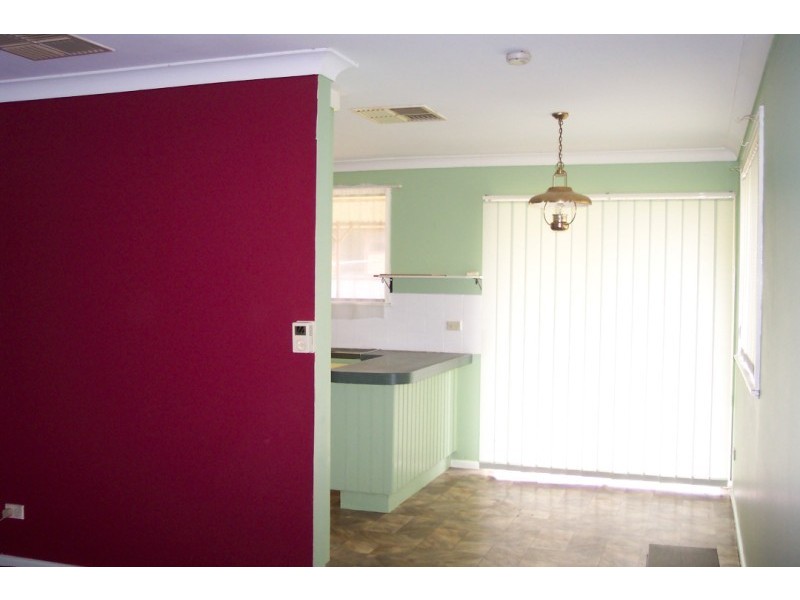 11 Newcombe Street, Cowra NSW 2794