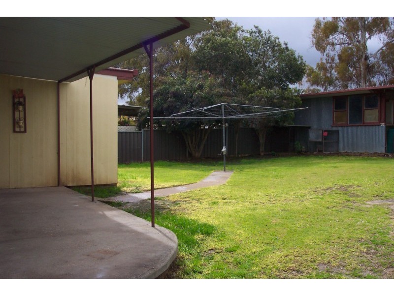 11 Newcombe Street, Cowra NSW 2794