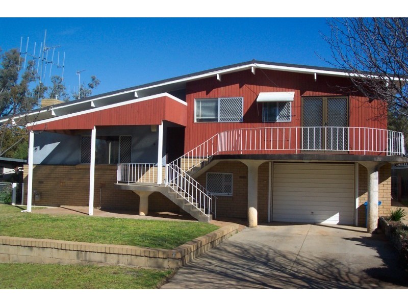 4 Brisbane Avenue, Cowra NSW 2794