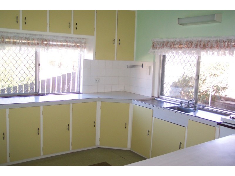 4 Brisbane Avenue, Cowra NSW 2794