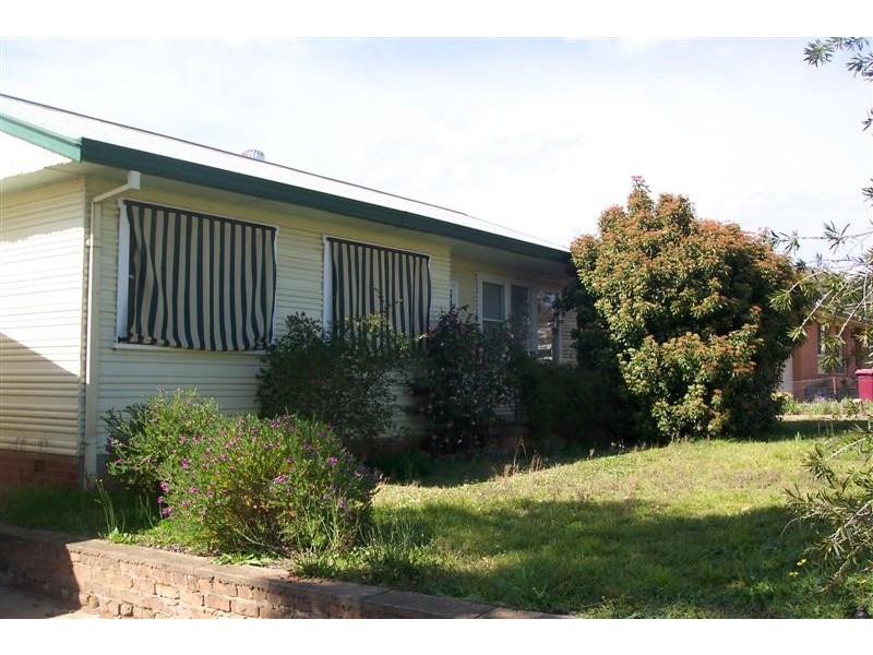 24 Eulo Street, Cowra NSW 2794