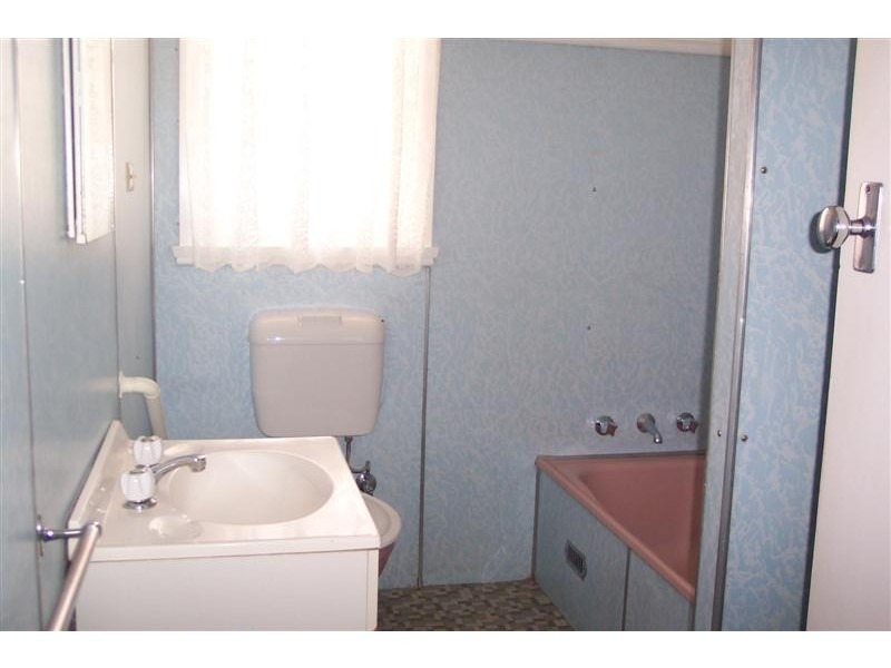 24 Eulo Street, Cowra NSW 2794