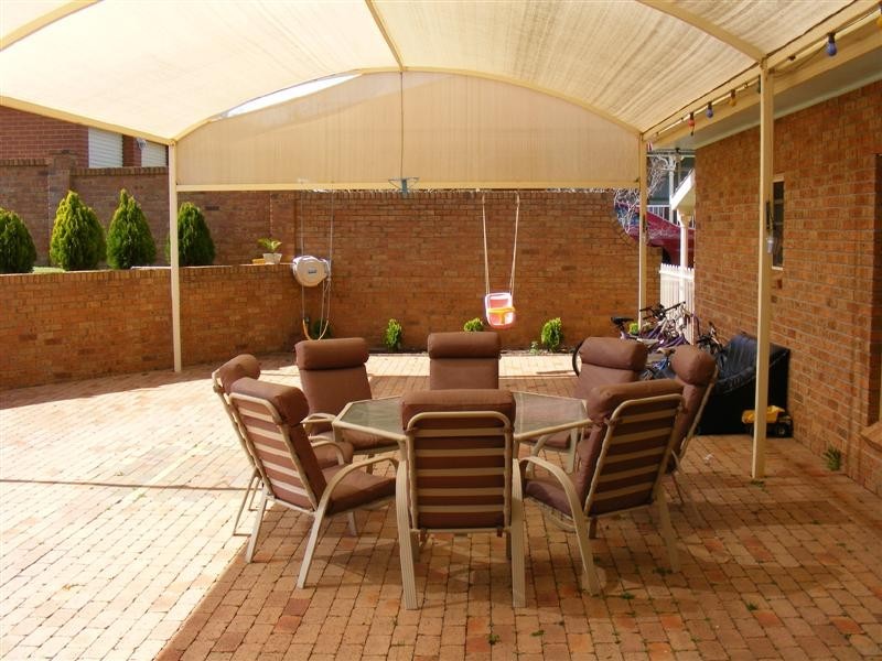 2 Eucalypt Close, Cowra NSW 2794