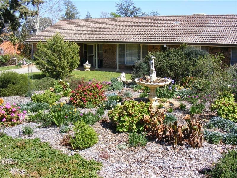 16 Flint Street, Cowra NSW 2794