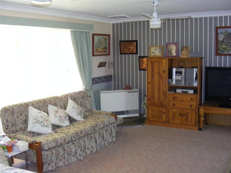 16 Flint Street, Cowra NSW 2794