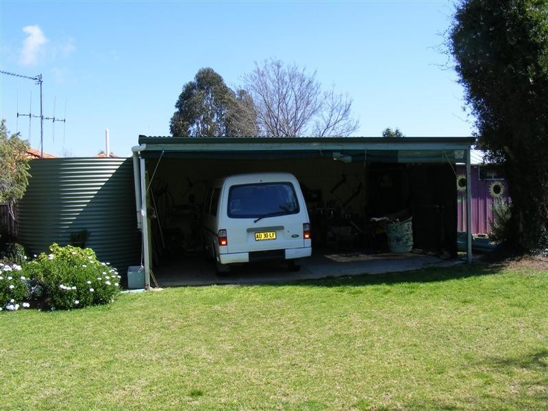 16 Flint Street, Cowra NSW 2794