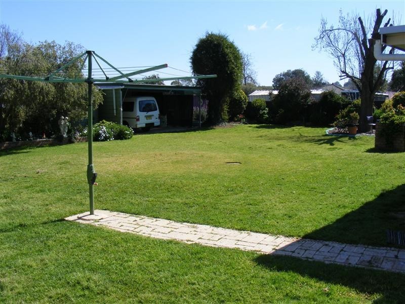 16 Flint Street, Cowra NSW 2794
