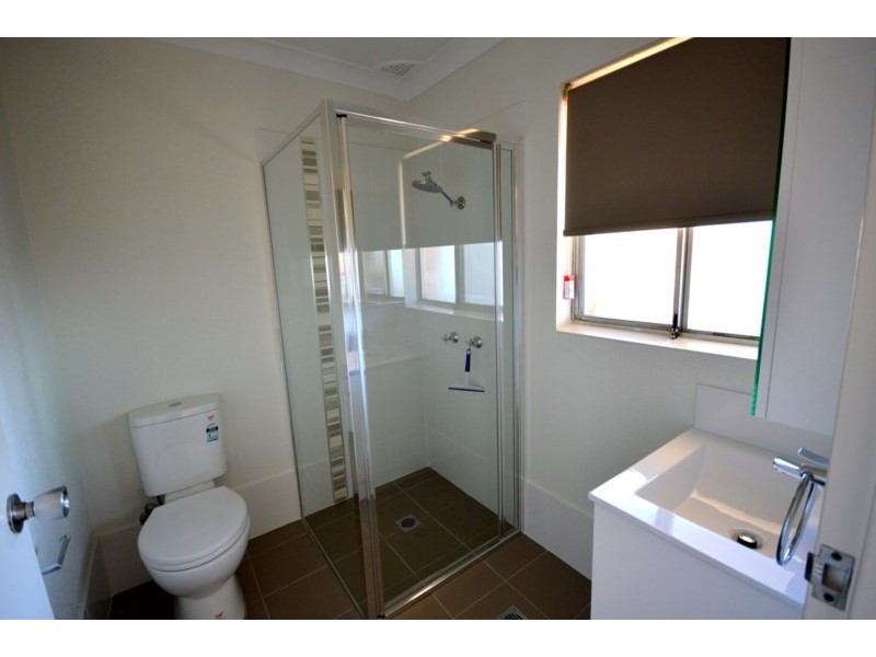 2/6 Cooyal Street, Cowra NSW 2794