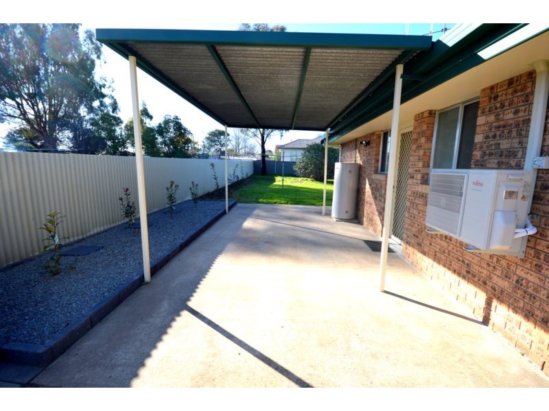 2/6 Cooyal Street, Cowra NSW 2794