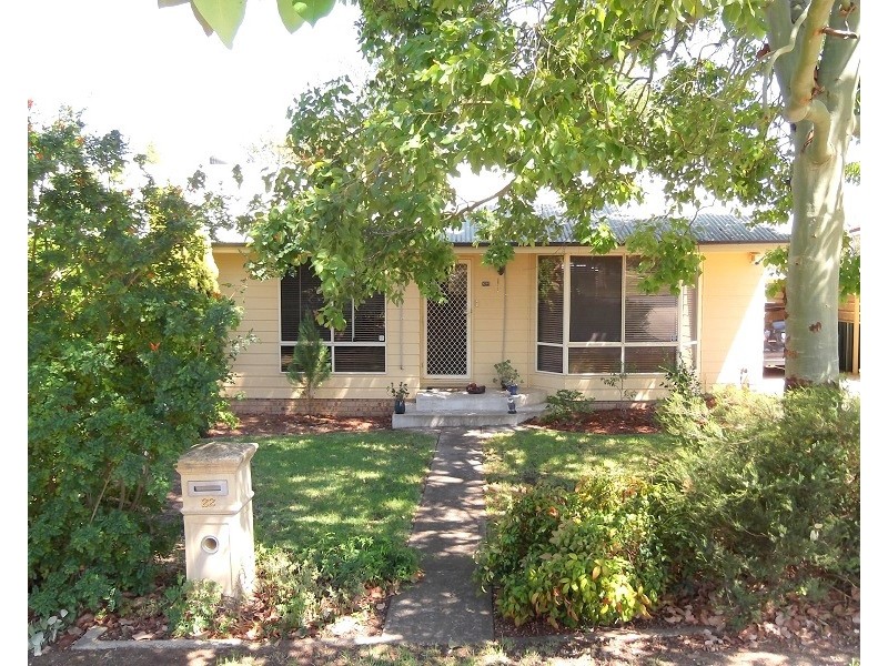 22 Chapman Street, Cowra NSW 2794