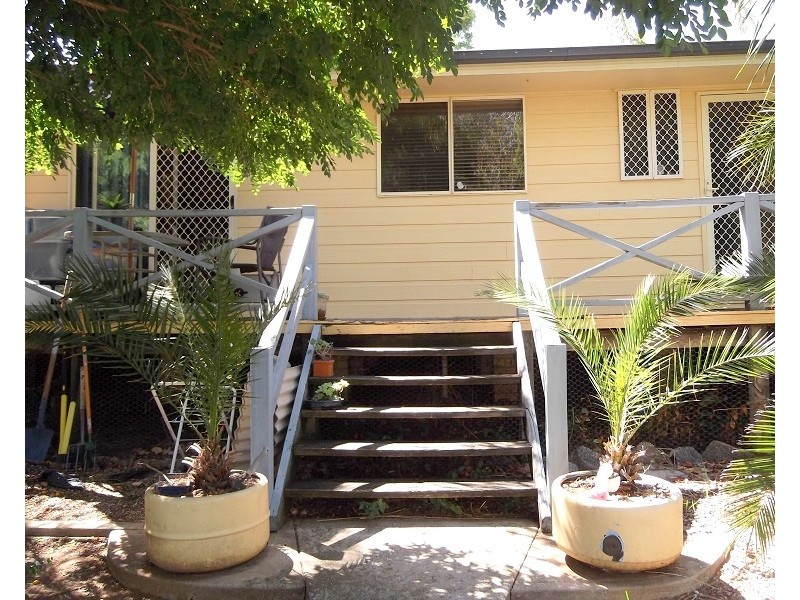 22 Chapman Street, Cowra NSW 2794