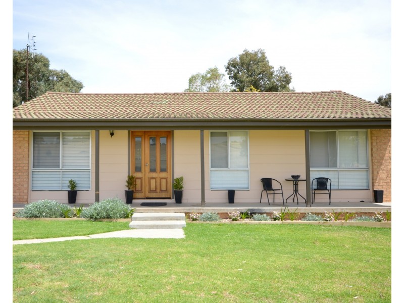 24 Pridham Street, Cowra NSW 2794
