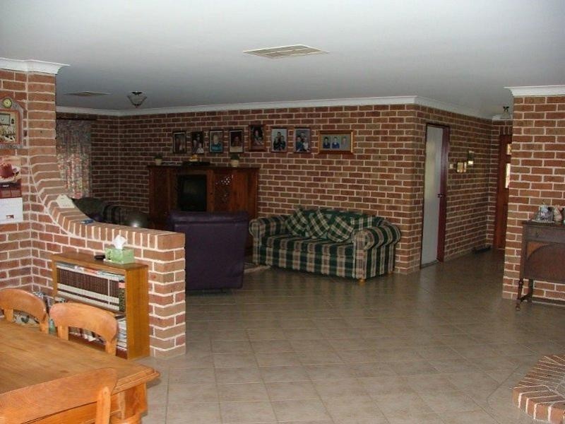 13 Grevillea Close, Cowra NSW 2794