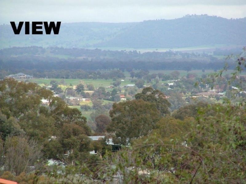 13 Grevillea Close, Cowra NSW 2794