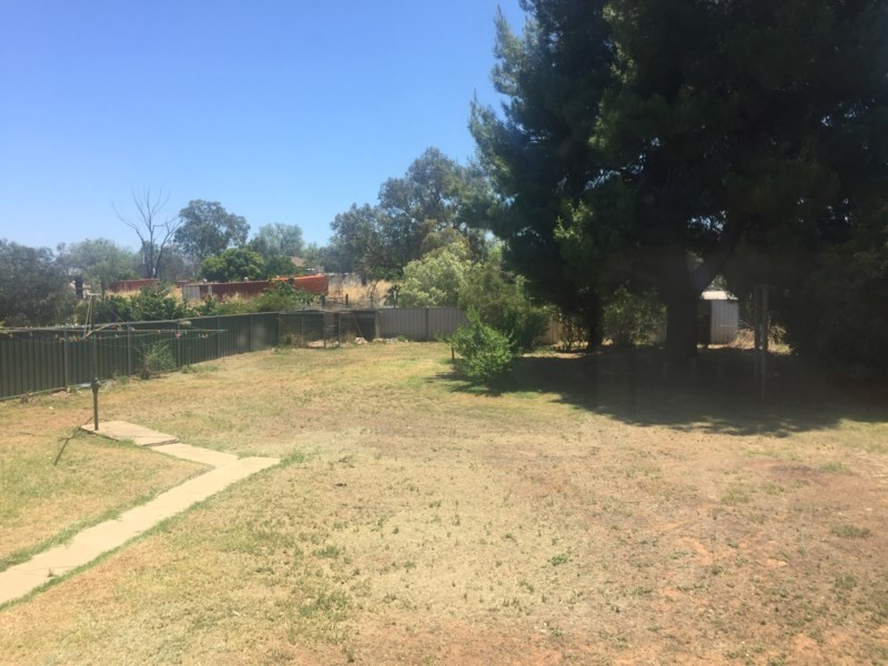 47 Grenfell Road, Cowra NSW 2794