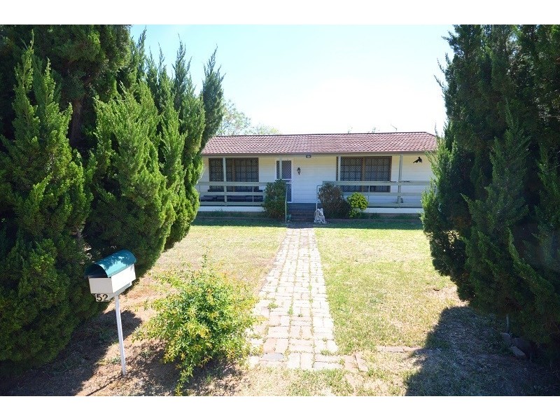 52 Victor Street, Cowra NSW 2794